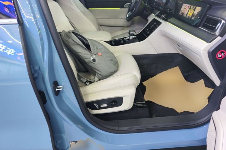 Used Li Auto ONE 2021 Extended-Range 6-Seater Version Right Front Seat