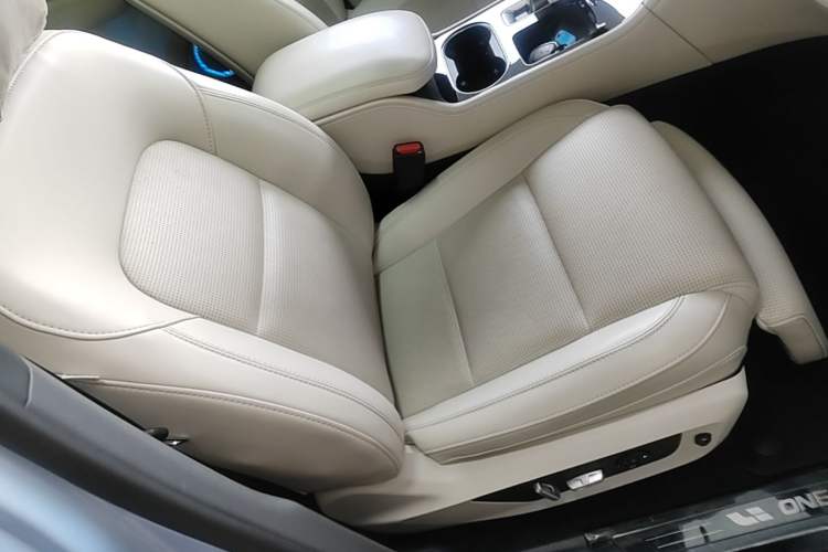 Used Li Auto ONE 2021 Extended-Range 6-Seater Version Right Front Seat