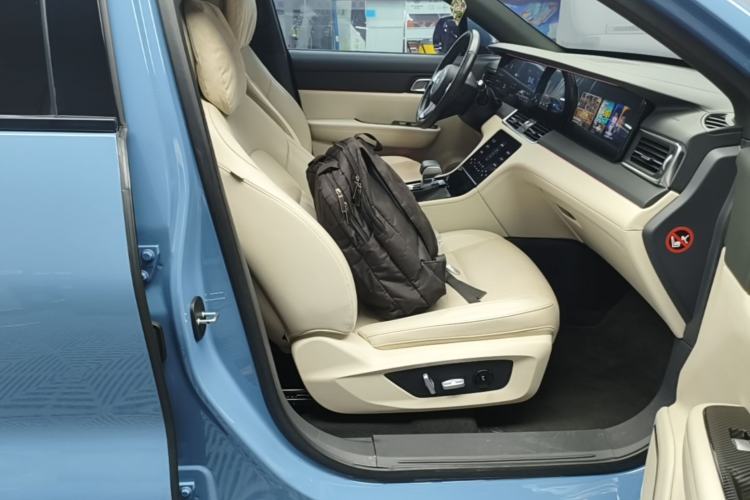 Used Li Auto ONE 2021 Extended-Range 6-Seater Version Right Front Seat