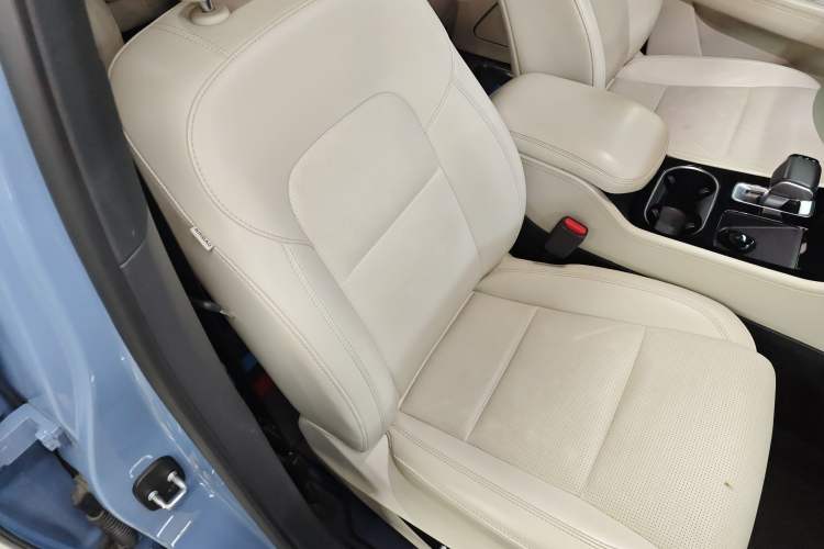 Used Li Auto ONE 2021 Extended-Range 6-Seater Version Right Front Seat