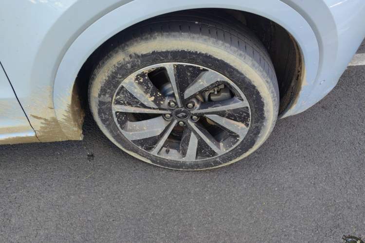 Used Li Auto ONE 2021 Extended-Range 6-Seater Version Right Front Wheel Hub