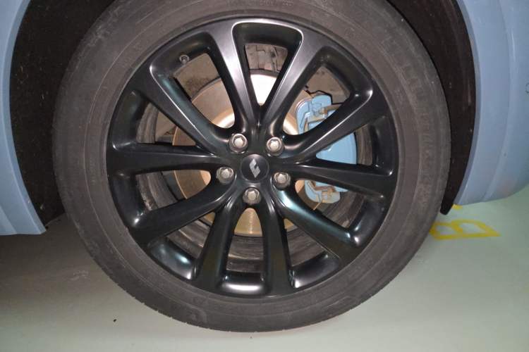 Used Li Auto ONE 2021 Extended-Range 6-Seater Version Right Front Wheel Hub