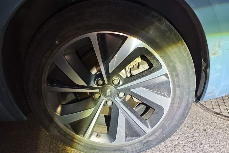 Used Li Auto ONE 2021 Extended-Range 6-Seater Version Right Front Wheel Hub