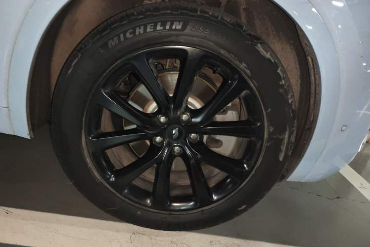 Used Li Auto ONE 2021 Extended-Range 6-Seater Version Right Front Wheel Hub