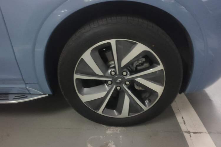 Used Li Auto ONE 2021 Extended-Range 6-Seater Version Right Front Wheel Hub