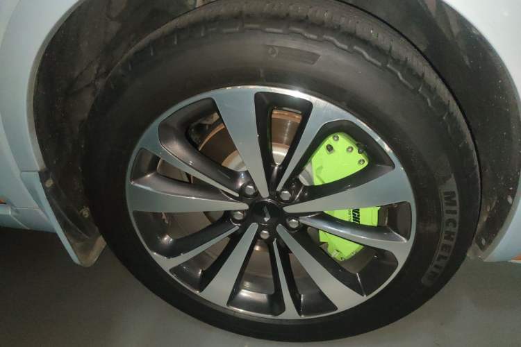 Used Li Auto ONE 2021 Extended-Range 6-Seater Version Right Front Wheel Hub