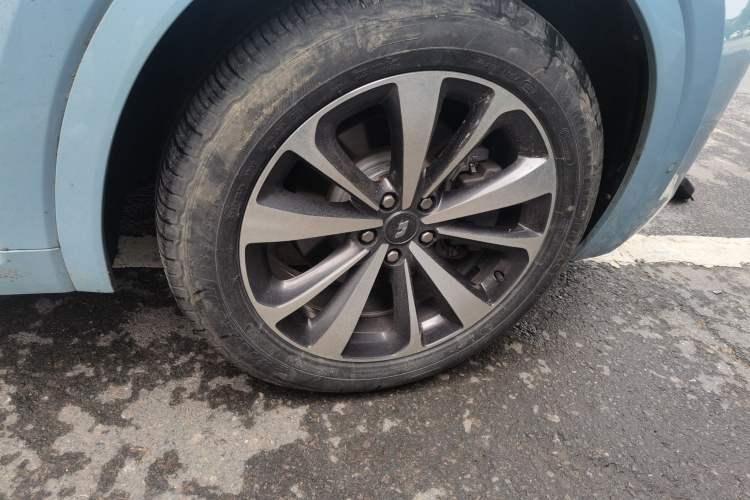 Used Li Auto ONE 2021 Extended-Range 6-Seater Version Right Front Wheel Hub