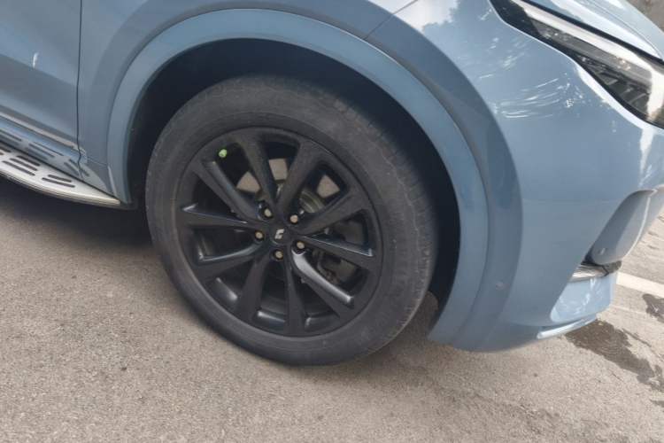 Used Li Auto ONE 2021 Extended-Range 6-Seater Version Right Front Wheel Hub