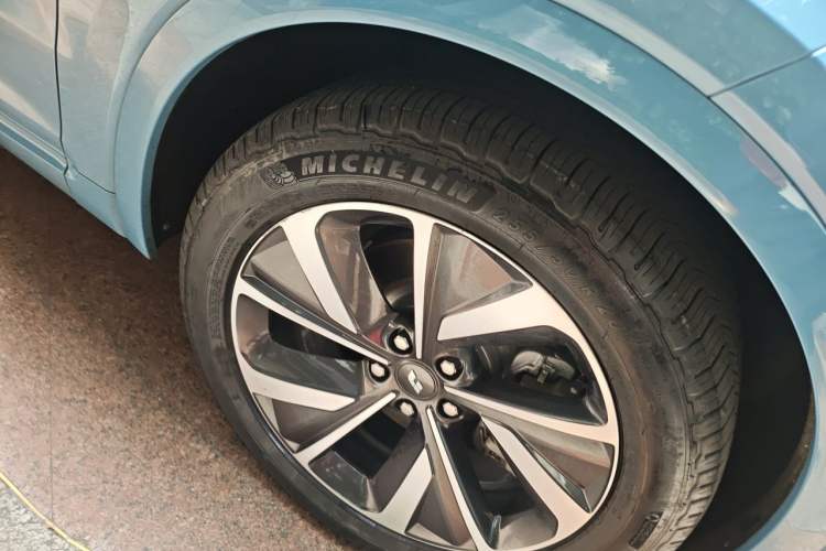 Used Li Auto ONE 2021 Extended-Range 6-Seater Version Right Front Wheel Hub