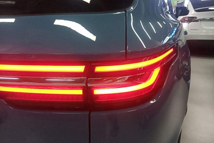 Used Li Auto ONE 2021 Extended-Range 6-Seater Version Right Rear Taillight