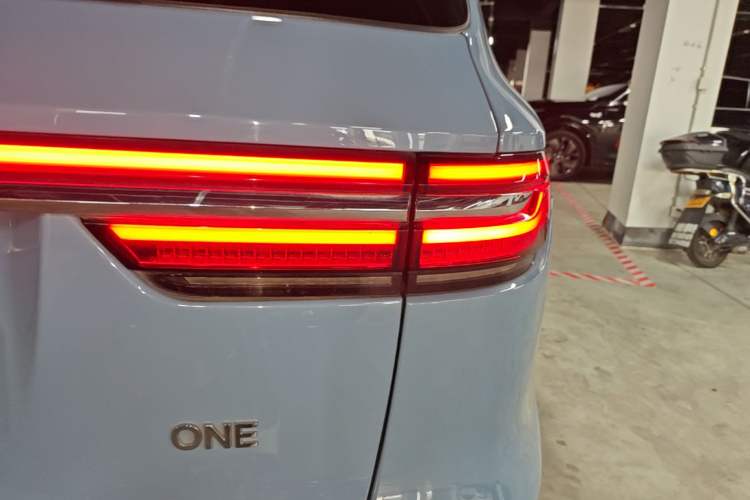 Used Li Auto ONE 2021 Extended-Range 6-Seater Version Right Rear Taillight