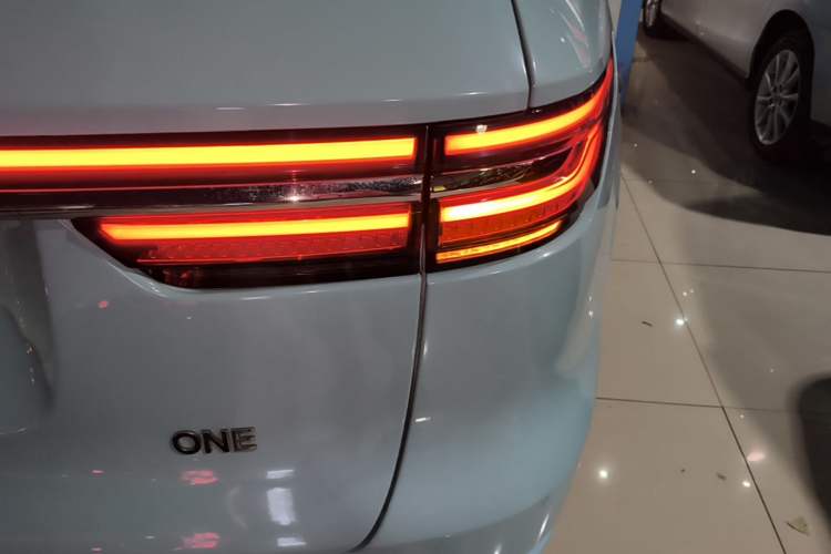 Used Li Auto ONE 2021 Extended-Range 6-Seater Version Right Rear Taillight