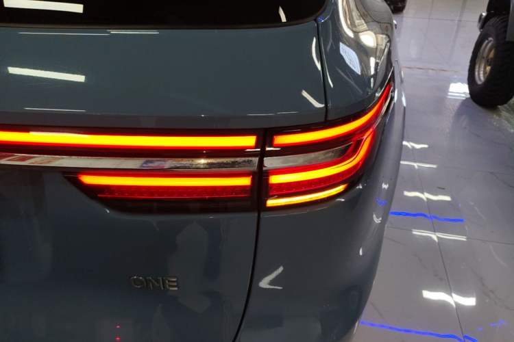 Used Li Auto ONE 2021 Extended-Range 6-Seater Version Right Rear Taillight