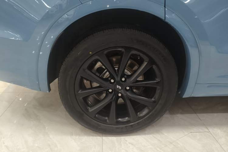 Used Li Auto ONE 2021 Extended-Range 6-Seater Version Right Rear Wheel Hub