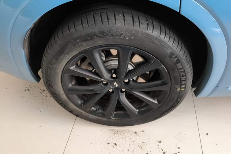 Used Li Auto ONE 2021 Extended-Range 6-Seater Version Right Rear Wheel Hub