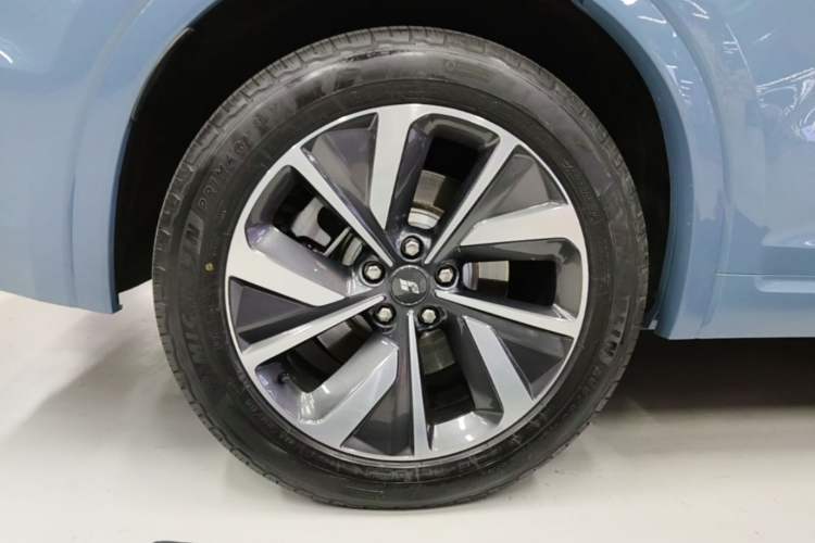 Used Li Auto ONE 2021 Extended-Range 6-Seater Version Right Rear Wheel Hub