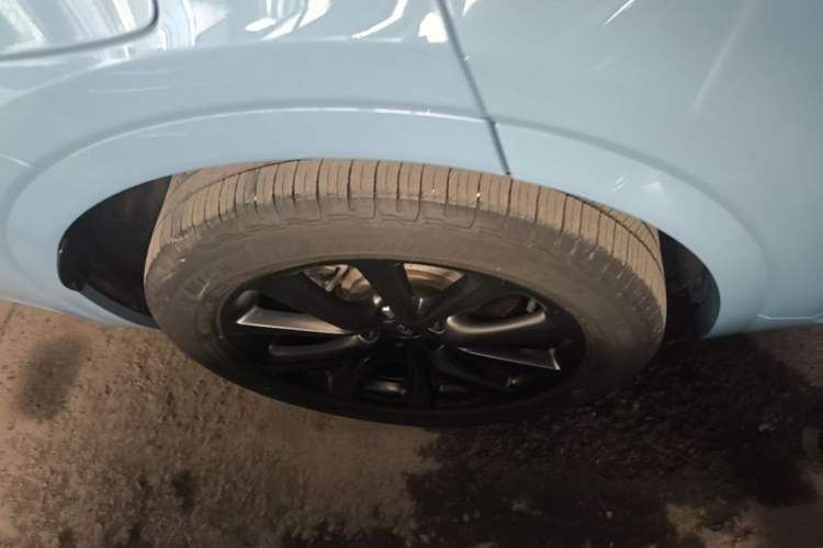 Used Li Auto ONE 2021 Extended-Range 6-Seater Version Right Rear Wheel Hub