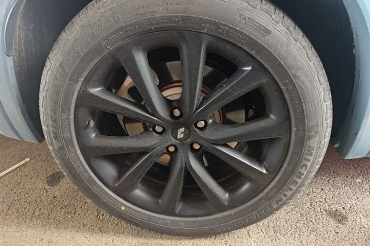 Used Li Auto ONE 2021 Extended-Range 6-Seater Version Right Rear Wheel Hub