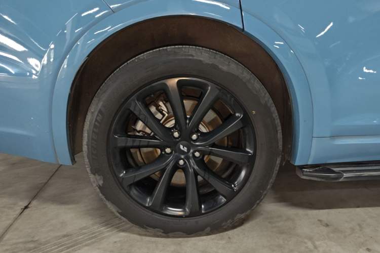 Used Li Auto ONE 2021 Extended-Range 6-Seater Version Right Rear Wheel Hub