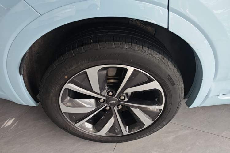 Used Li Auto ONE 2021 Extended-Range 6-Seater Version Right Rear Wheel Hub