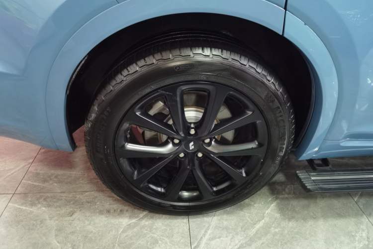 Used Li Auto ONE 2021 Extended-Range 6-Seater Version Right Rear Wheel Hub