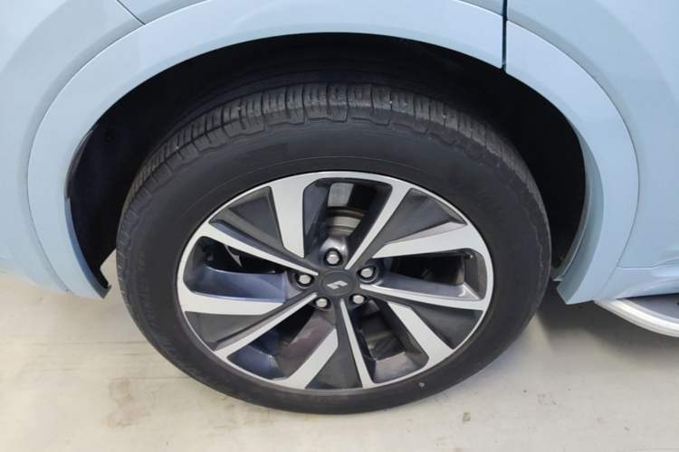Used Li Auto ONE 2021 Extended-Range 6-Seater Version Right Rear Wheel Hub