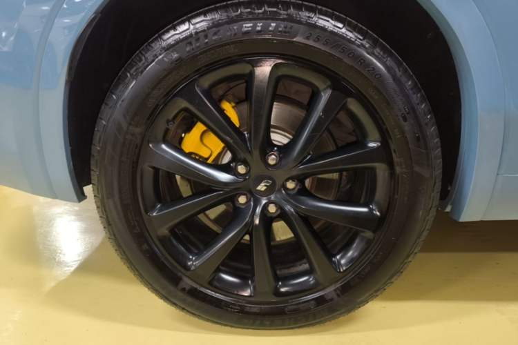 Used Li Auto ONE 2021 Extended-Range 6-Seater Version Right Rear Wheel Hub