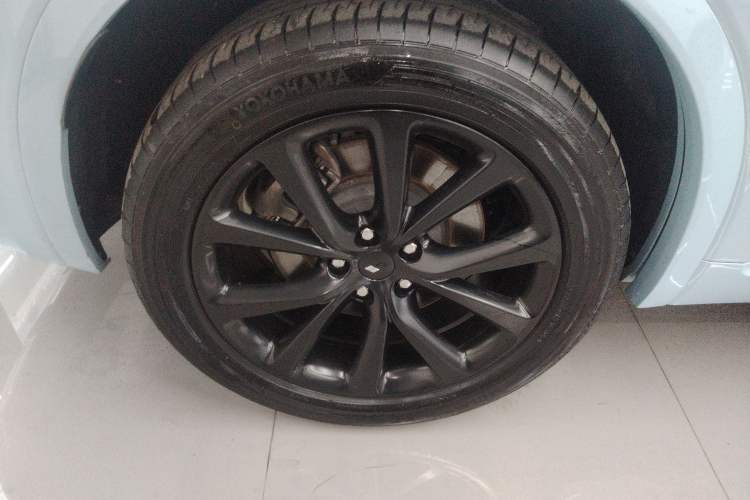 Used Li Auto ONE 2021 Extended-Range 6-Seater Version Right Rear Wheel Hub