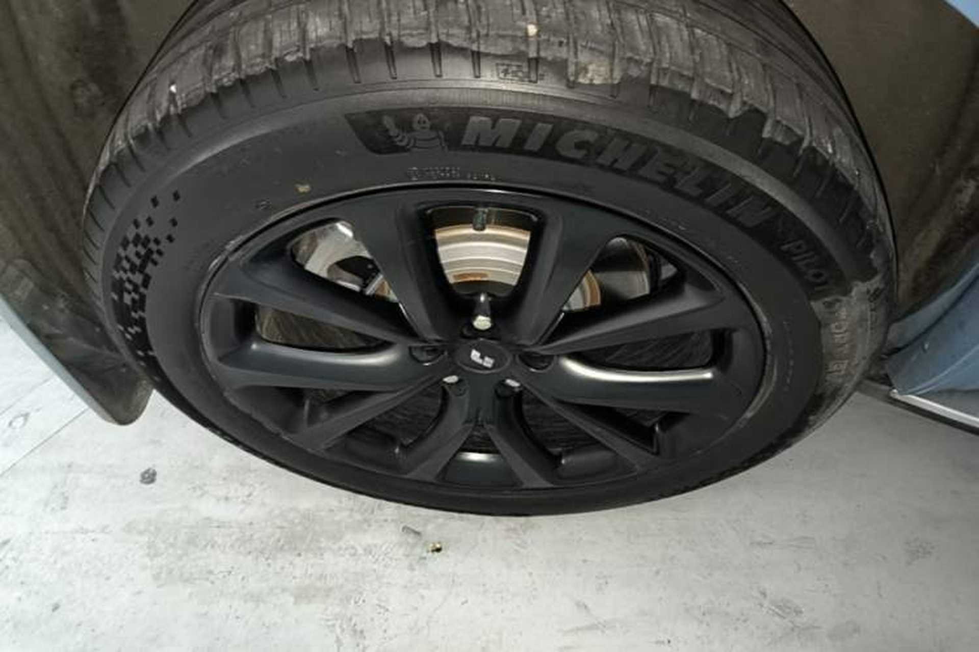 Used Li Auto ONE 2021 Extended-Range 6-Seater Version Right Rear Wheel Hub