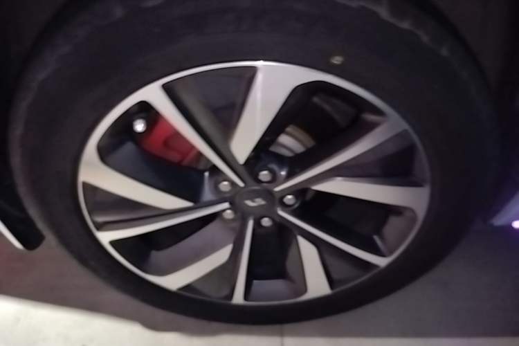 Used Li Auto ONE 2021 Extended-Range 6-Seater Version Right Rear Wheel Hub