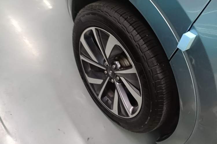 Used Li Auto ONE 2021 Extended-Range 6-Seater Version Right Rear Wheel Hub