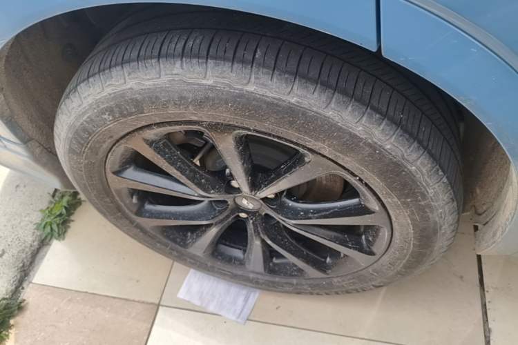 Used Li Auto ONE 2021 Extended-Range 6-Seater Version Right Rear Wheel Hub