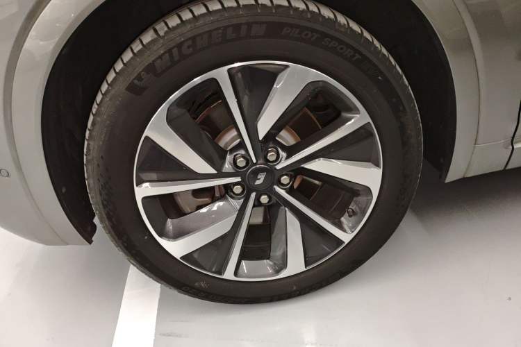 Used Li Auto ONE 2021 Extended-Range 6-Seater Version Exterior 4