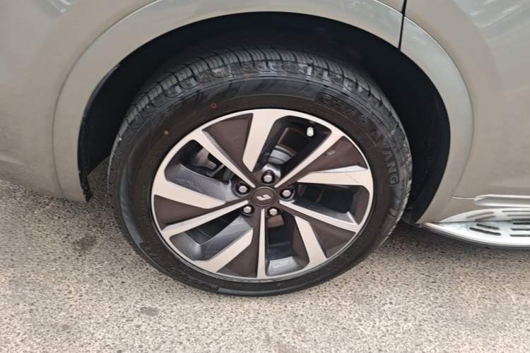 Used Li Auto ONE 2021 Extended-Range 6-Seater Version Exterior 5