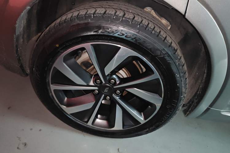 Used Li Auto ONE 2021 Extended-Range 6-Seater Version Exterior 8