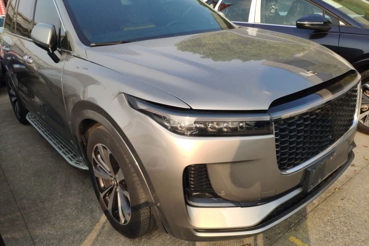 Used Li Auto ONE 2021 Extended-Range 6-Seater Version Front Right 45 Deg
