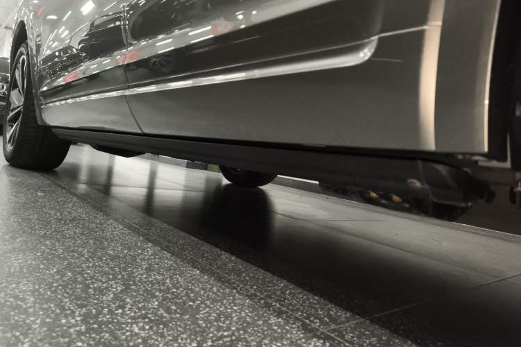 Used Li Auto ONE 2021 Extended-Range 6-Seater Version Left Side Sill