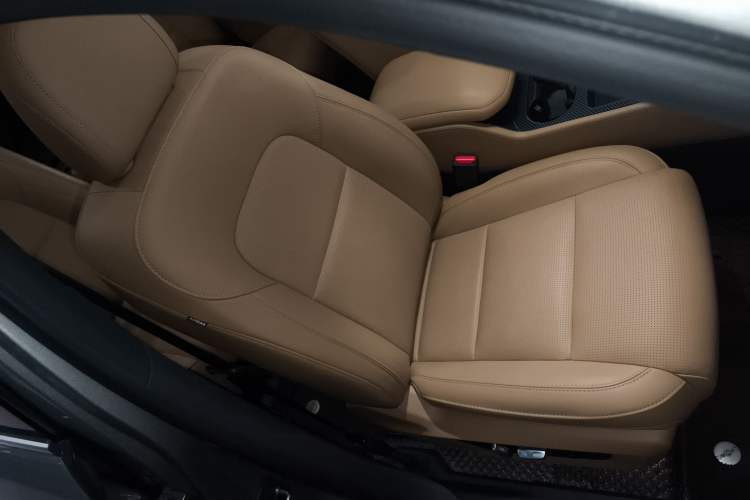 Used Li Auto ONE 2021 Extended-Range 6-Seater Version Right Front Seat