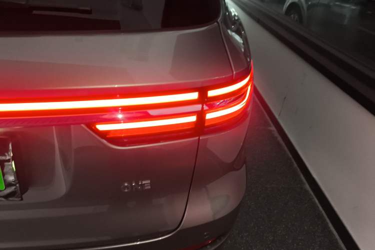 Used Li Auto ONE 2021 Extended-Range 6-Seater Version Right Rear Taillight