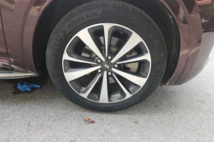 Used Li Auto ONE 2021 Extended-Range 6-Seater Version Right Front Wheel Hub