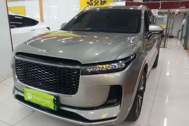Ojetý Li Auto ONE 2021 Extended-Range 6-Seater Version