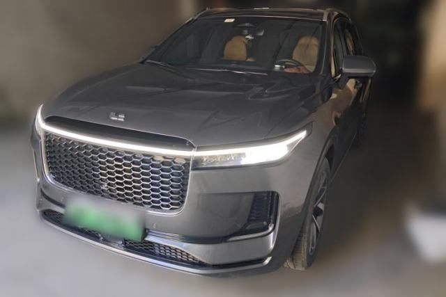 Ojetý Li Auto ONE 2021 Extended-Range 6-Seater Version
