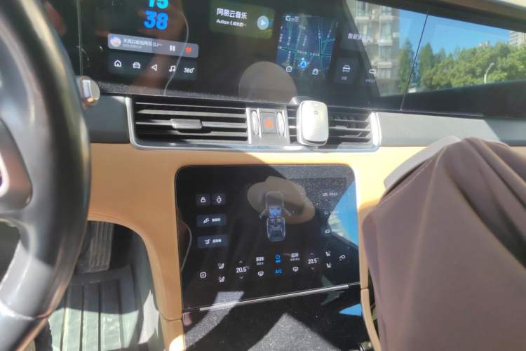 Used Li Auto ONE 2021 Extended-Range 6-Seater Version Audio And AC Panel