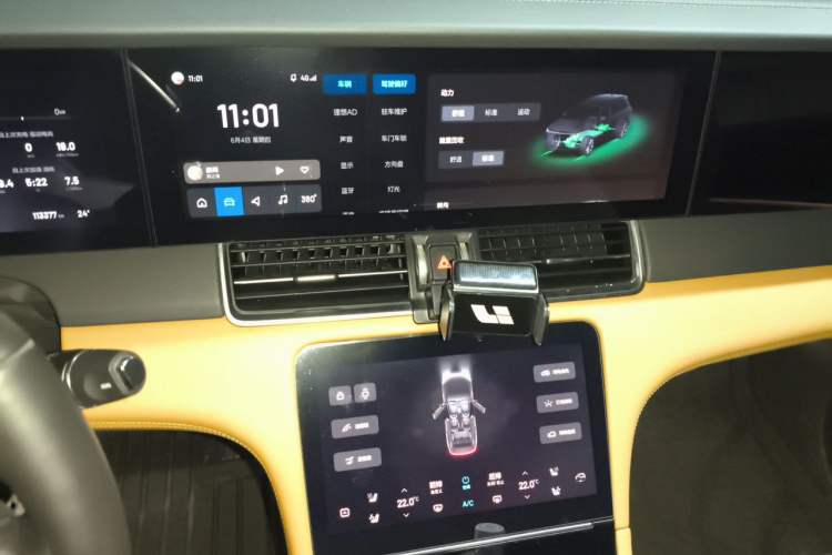 Used Li Auto ONE 2021 Extended-Range 6-Seater Version Audio And AC Panel