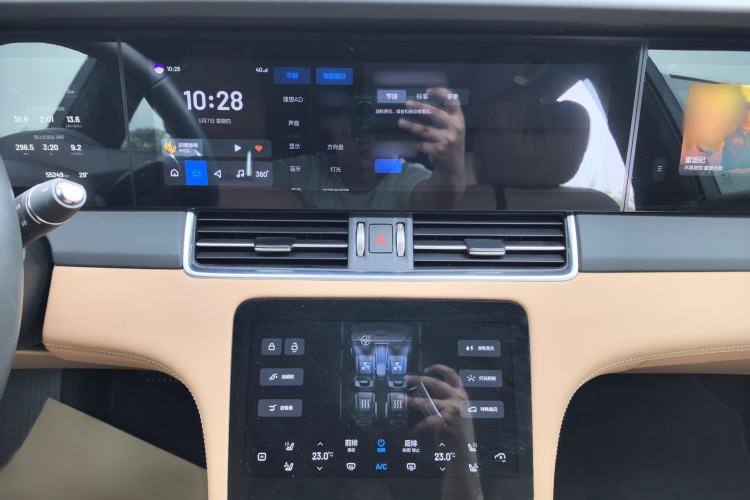 Used Li Auto ONE 2021 Extended-Range 6-Seater Version Audio And AC Panel