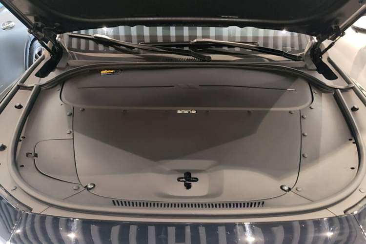 Used Li Auto ONE 2021 Extended-Range 6-Seater Version Engine Bay