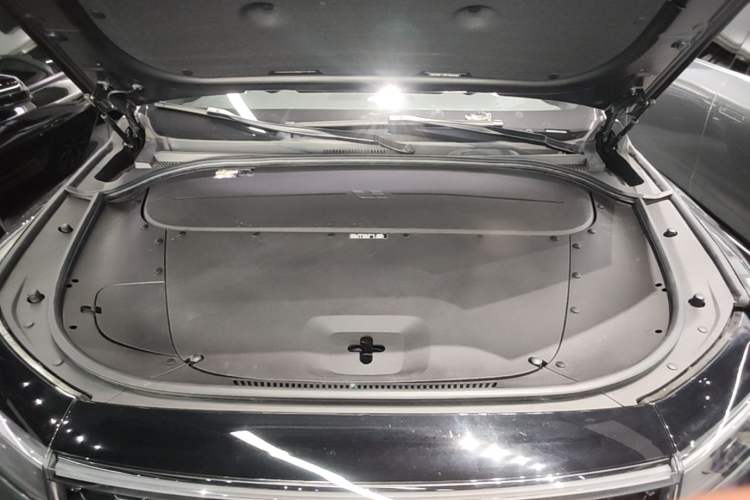 Used Li Auto ONE 2021 Extended-Range 6-Seater Version Engine Bay