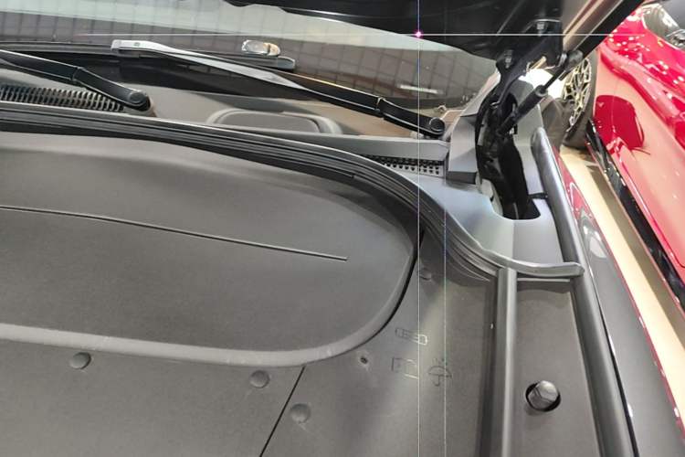 Used Li Auto ONE 2021 Extended-Range 6-Seater Version Engine Bay Left