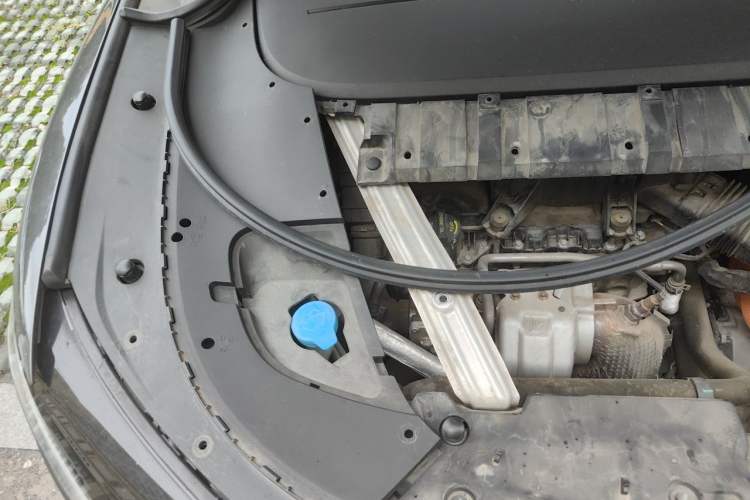 Used Li Auto ONE 2021 Extended-Range 6-Seater Version Engine Bay Right