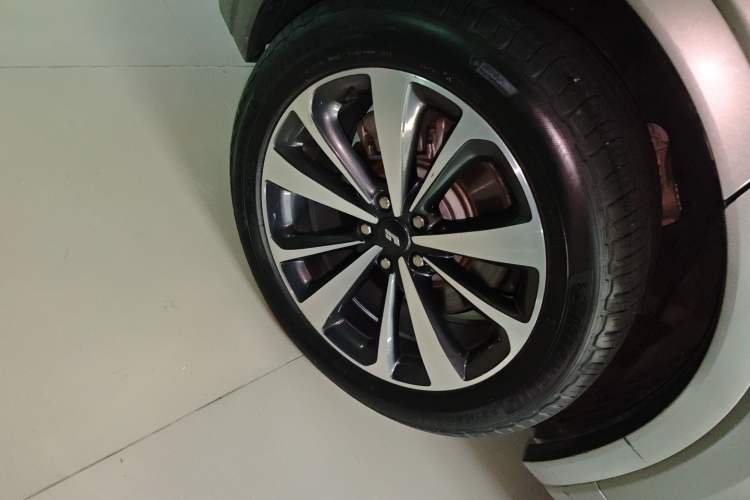 Used Li Auto ONE 2021 Extended-Range 6-Seater Version Exterior 2